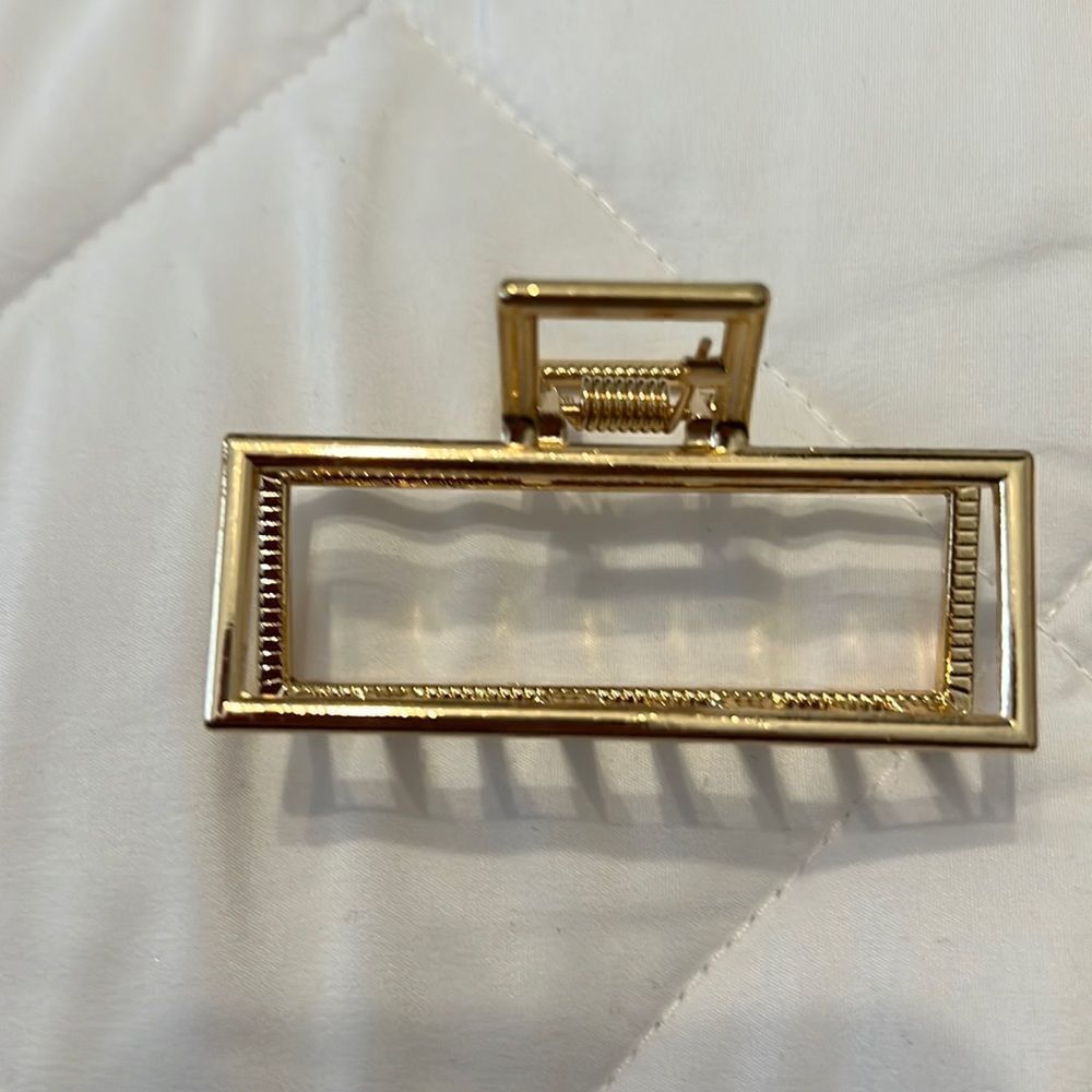 Gold Toned Metal Hair Claw Hair Clip